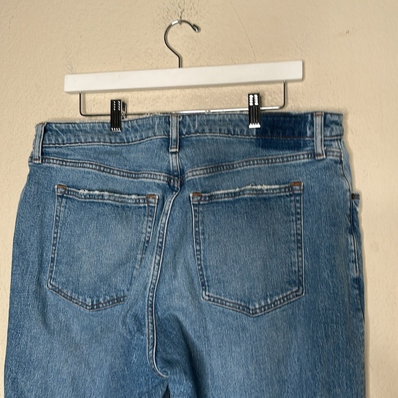 Abercrombie & Fitch The 90’s Relaxed Jean High Rise Size 33/16s - Picture 7 of 8